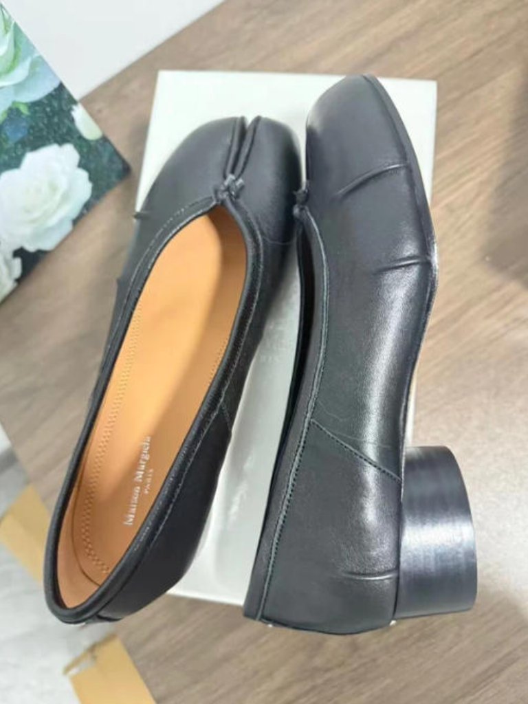 Maison Margiela Tabi Ballerina Flats - Black Leather / Size 38